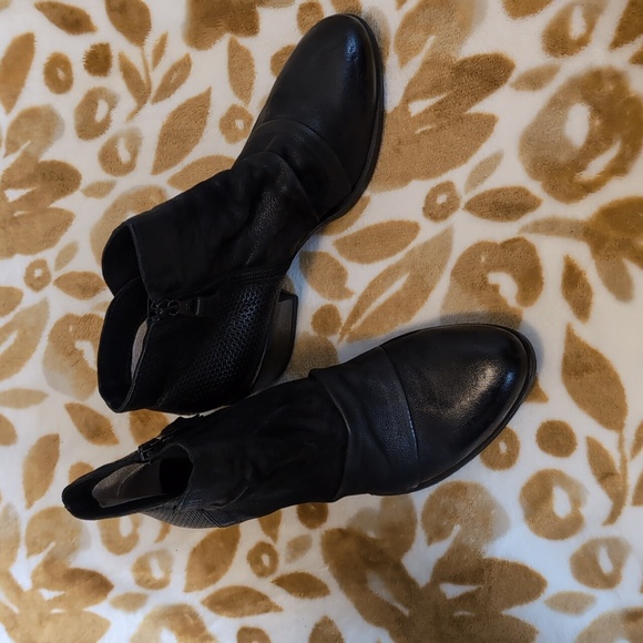Miz Mooz Shoes - MIZ MOOZ BOOTS